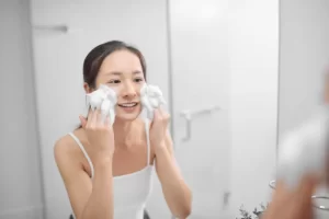 Leia mais sobre o artigo Água da Beleza: qual é seu impacto ao lavar o rosto?